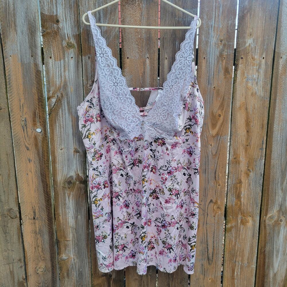 Cacique Floral Slip Size 22 / 24